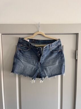 GAP Women’s High-Rise Frayed Hem Denim Shorts - Blue